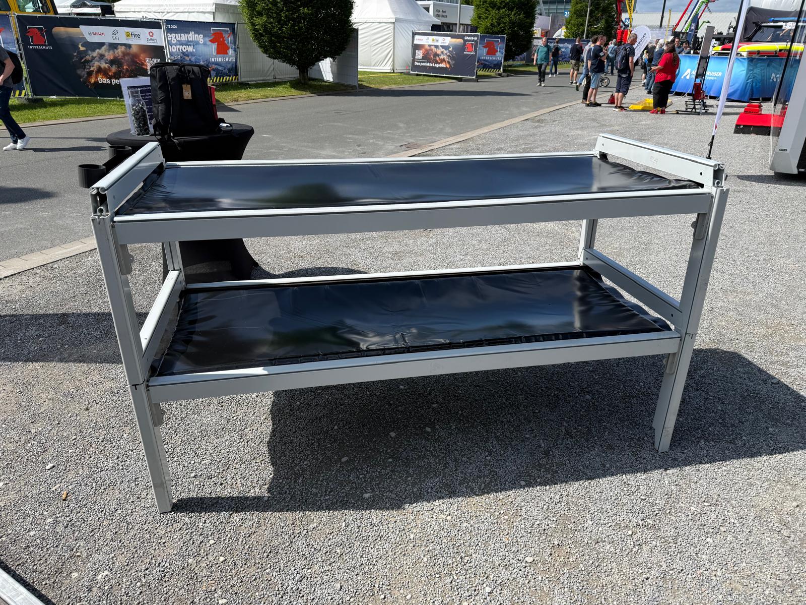 <h3 style="text-align: center;"><strong>De Bed-Stay One</strong></h3><p style="text-align: center;">Snelste slaapoplossing</p><p style="text-align: center;">Koppelbaar&nbsp;</p><p style="text-align: center;">Stapelbaar</p><p style="text-align: center;"><br></p><p style="text-align: center;"><br></p><p><br></p>