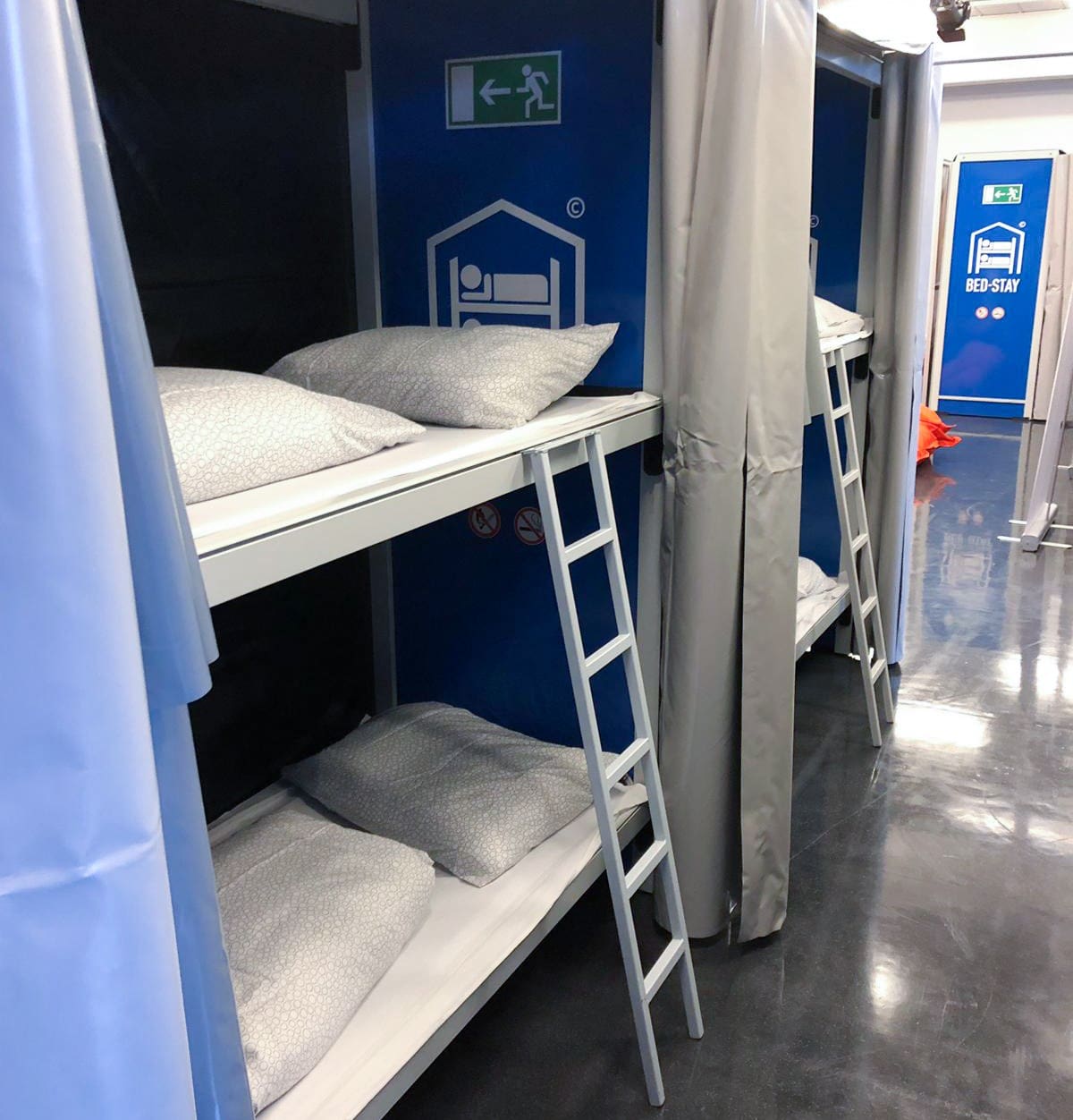 Bed-Stay Tomorrowland- Crew Office