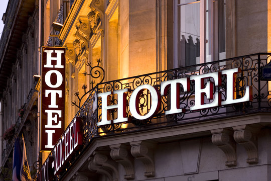 <p><strong style="color: rgb(33, 33, 91);">A hotel is too </strong><strong style="color: rgb(243, 129, 17);">expensive</strong><strong style="color: rgb(33, 33, 91);"> and too </strong><strong style="color: rgb(243, 129, 17);">far away</strong></p>
