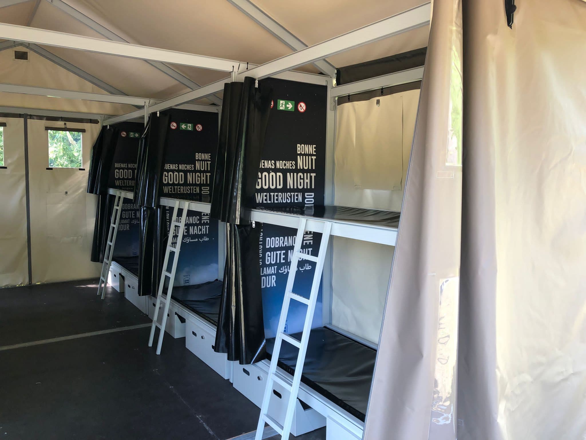 Bed-Stay Cubes configurations with the extra room and privacy 